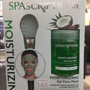 Moisturizing gel face mask